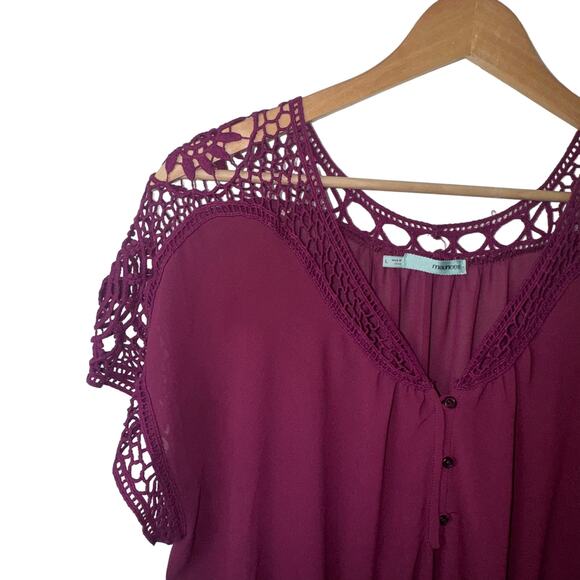 Maurices Large Short Sleeve Cinched Waist Top - Picture 2 of 4